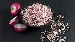 Red Onion Flakes Origin India Grade A Grade Fumigation Available Type Dehydrated Red Onion Texture Uniform Flakes (8–15 Mm) - Image 2