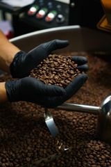 Premium Cameroon Roasted Coffee Beans – Arabica & Robusta, Specialty Grade, Wholesale Export - Image 1