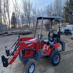 Massey Ferguson GC1723E 40 HP 2WD Compact Tractor with Engine Gear Drive Pump Automatic Loader Mower Deck Options Lawn T - Image 2