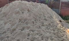 Construction Sand, Brown Color Brown Texture Granular Sand Type River Sand Application Concreting Primary Composition Small Rock And Mineral - Image 1