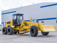 Small Road Motor Grader with Blade Ground Leveling Machine Py135c - Image 6
