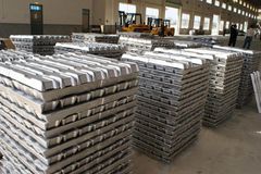 Pure Aluminum Ingots A7 for Sale - Image 4