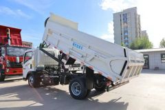 HOWO 4*2 140HP Van Garbage Trucks 5tons Payload 20T Fuel Diesel Models Large Origin China Tire 12r22.5 Condition New Brand - Image 2