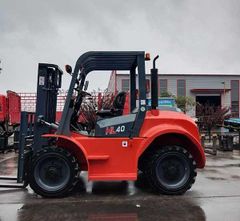 4Ton Rough Terrain Forklift Truck/1. Powerful and famous brand engine , strong power – product photo 4, product detail gallery