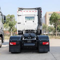 Reliable Rhd Mercedes-Benz 4*2 Diesel Tractor with Hydraulic Tank in Stock - Image 5