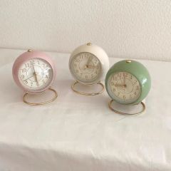 Small Table Clocks, Classic Non-Ticking Tabletop Alarm Clock Weight 2kg Brand PEARL Origin China Trademark SN Material Metal - Image 2