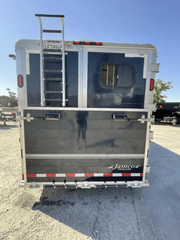 Four Horse Trailers / 2005 Jamco 4 Horse Gooseneck Trailer - Image 4