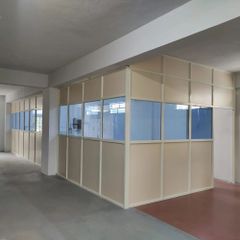 White Aluminum Glass Partition Color White Height 10 Feet Frame Thickness 12 mm Design Type Customized Glass Type Laminated - Image 2