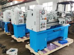 Cq6240 One Meter Lathe Machine with Integral Iron Casting Machine Stand - Image 2