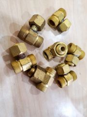 Oxygen T Connector, 4 mm Weight 50 gm Shape T Shape Colour Golden Material Brass Finish Polished Pitch Size 4 - Image 2