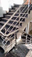 Stainless Steel Railing Design Style Plain Rail Height 900 mm Surface Finish Painted Application Area Balcony Infill Type Vertical - Image 1