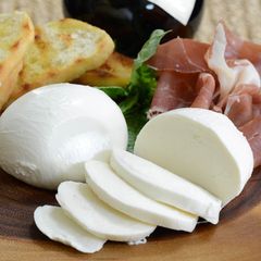 Mozzarella Cheese Crafted For Smooth Melt And Creamy Taste With 100% Authentic Freshness - Image 4