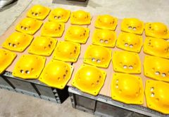 ABS Reflective Road Marking Cat Eye Road Stud MOQ 500PCS Weight 440g Origin China Color Yellow Anti 30 Tons Model NO. - Image 1