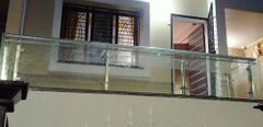 Aluminium Glass Balcony Railing, For Home, 6mm Position Balcony Glass Thickness 6mm Glass Pattern Plain Usage/Application - Image 1