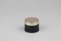 Flawless Radiant Liquid Foundation for a Perfect Glow - Image 1