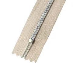 High Quality 3# Nylon Zipper Chain Fast Delivery Silver Teeth Wholesale for Bags - Image 6