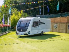 Elegant Swift Challenger 580 Premium Touring Caravan Fully Functional Kitchen Spacious Bedroom Great Budget Choice Buy T - Image 3