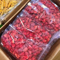 100% Natural Crispy Freeze-Dried Strawberries / Whole Freeze-Dried Strawberry Fruit - Image 5