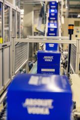 Buy Absolut Vodka Wholesale & in Bulk | Premium Swedish Vodka – Competitive Wholesale Prices, Reliable Supply & Global E - Image 2