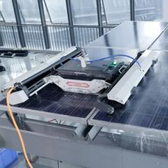 High Efficiency D1000PRO Crawler Type Remote Control Solar Photovoltaic Panel Cleaning Machine - Image 3