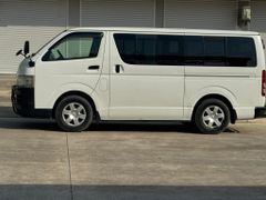 Exceptional Toyota Hiace Right Hand Drive Fairly Used Original Documents Ready Genuine Car Smooth Performance - Image 4