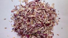 Red Onion Flakes Origin India Grade A Grade Fumigation Available Type Dehydrated Red Onion Texture Uniform Flakes (8–15 Mm) - Image 1