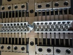 Zinc Alloy Metal Zipper Sliders Hardware Die Casting Machine - Image 4