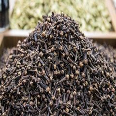 Popular Choice Black AD Processed Raw Cloves Commercial Grade Spice 30Kg Bulk Supply for Seasoning Culinary - Image 1