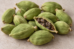 Green Cardamom south Indian - Image 1