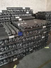Galvanized Hexagonal Metal Wire Mesh for Chickens Rabbits and Other Poultry Farming Fencing - Image 5