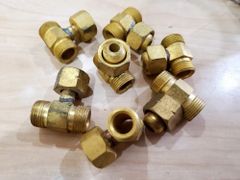 Oxygen T Connector, 4 mm Weight 50 gm Shape T Shape Colour Golden Material Brass Finish Polished Pitch Size 4 - Image 1