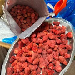 100% Natural Crispy Freeze-Dried Strawberries / Whole Freeze-Dried Strawberry Fruit - Image 4