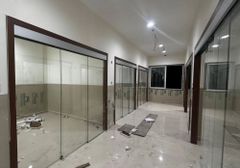Toughened Glass Frameless Aluminium Partitions Door Included No Material Aluminium Frame Type Modular Fire Resistance - Image 1