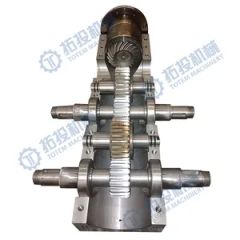 High-Efficiency Helical Gear Reducer for Industrial Automation - Image 1