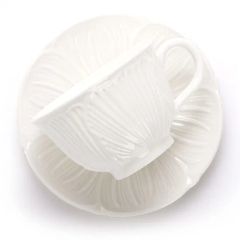 Exquisite Large Spoon New Design White Porcelain Tea Cups and Saucers - Image 1