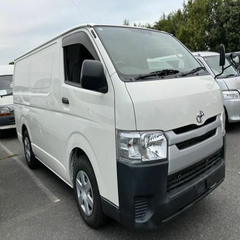 Original 2022 Hiace Left Hand Drive Diesel Van Manual Transmission Euro 4 Emission Standard 11-20 Seats - Image 5