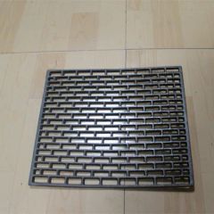 Cast Iron Manhole Grating for Highways OEM Yes MOQ 100PCS Orgin China Weight 0.5kg Model NO. 113 Size 400X120mm Origin - Image 1