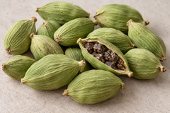 Green Cardamom south Indian - Image 3