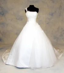 Wedding Dresses 1Y MOQ100 15D - Image 1