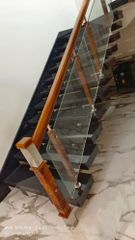 Wooden Glass Railing, For Staircase, 12 mm Material Wooden Finish SS Glossy Glass Type Toughened Glass Thickness 12 mm Application - Image 1