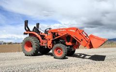 Kubota L2502HST Hydrostatic Drive Tractor for Field Work - Image 5