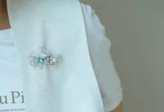 Elegant Shell Design Butterfly Shape Brooch Adorned with Natural Freshwater Pearls - Image 6