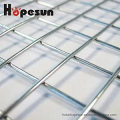 High Quality Hot Galvanized Welded Wire Mesh in Rolls - Image 3