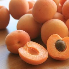 Fresh Apricot Grade A, A Style Fresh Color Orange Type Apricot Weight (kg) 50, 50 Model Number 5556423 Taste Natural - Image 3