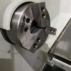 Wl200 580y 40 Advanced CNC Pipe Threading Lathe for Heavy Mechanical Work - Image 4