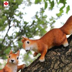 Outdoor Resin Sculpture Garden Decor Simulation Squirrel Tree Hanger - Image 3