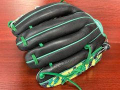 12 Inch Snake Skin Baseball Gloves Baseball Mitts MOQ 1PCS Color Red Origin China Trademark OEM Condition New Pack 20PCS/CTN - Image 4