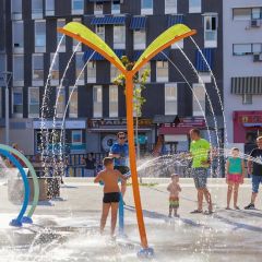Price Guarantee Well - Known Water Spray Toys Spinning Small Tree Water Play Sketch Equipment - Image 3