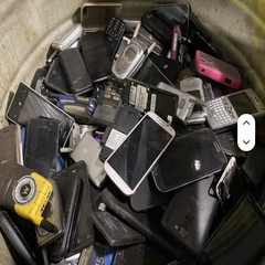 Next slide Next slide find similar SARL RAPHBA logome Mobile Phone Scrap Gold Finger - Image 1