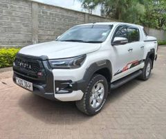 Cheap Price 2015-2025  Toyota Hilux Pickup Vehicles for sale and export Worldwide - Image 4